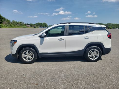 Used 2023 GMC Terrain SLE w/ Driver Convenience Package AWD/4WD image 8