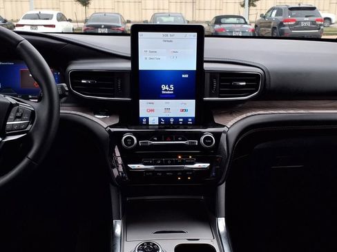 Used 2022 Ford Explorer Platinum w/ Equipment Group 601A image 15