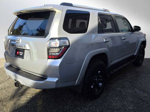 Used 2020 Toyota 4Runner SR5 Premium image 3