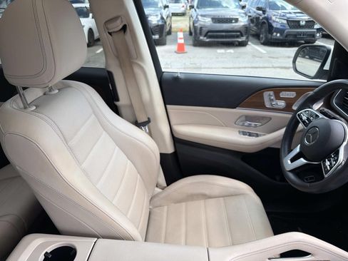 Used 2022 Mercedes-Benz GLS 450 4MATIC image 11
