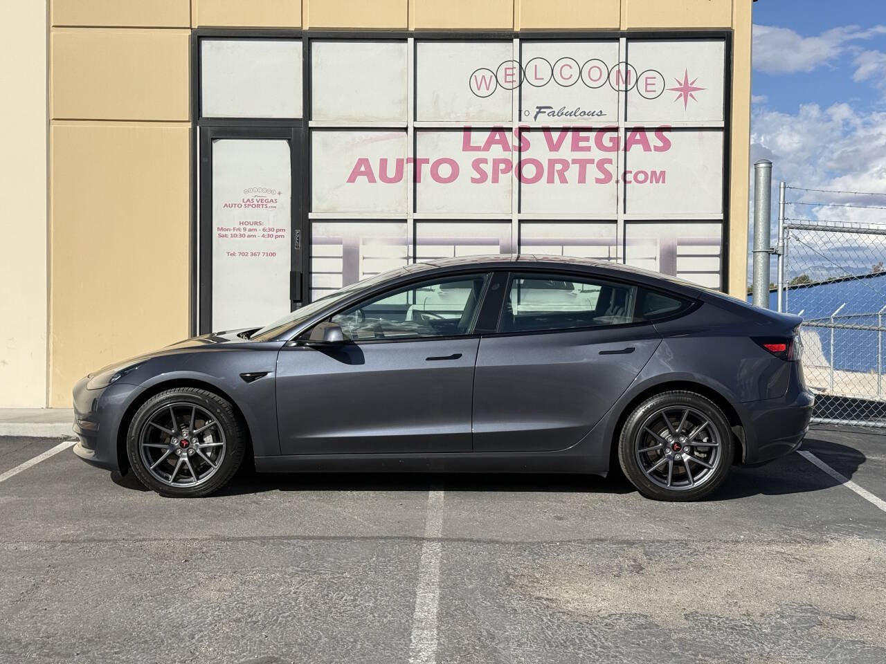 Used 2023 Tesla Model 3 Standard Range RWD image 5