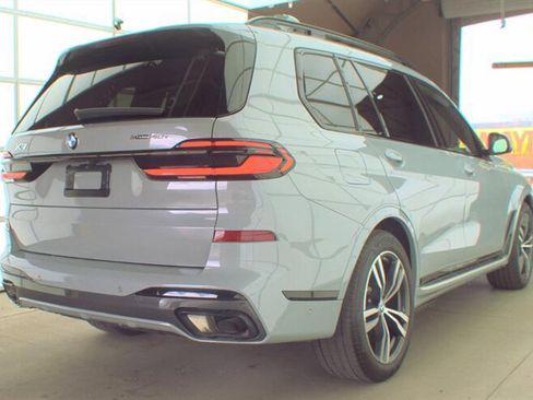 Used 2023 BMW X7 xDrive40i w/ M Sport Package image 4