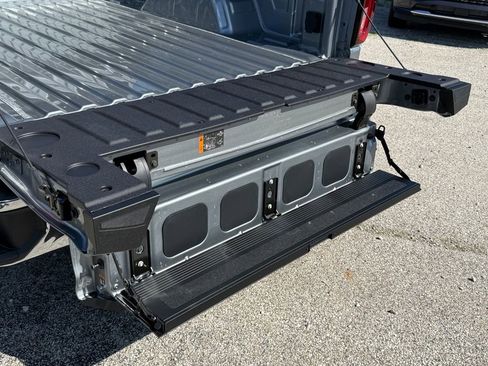 New 2026 GMC Sierra 1500 SLT w/ SLT Convenience Package AWD/4WD image 8