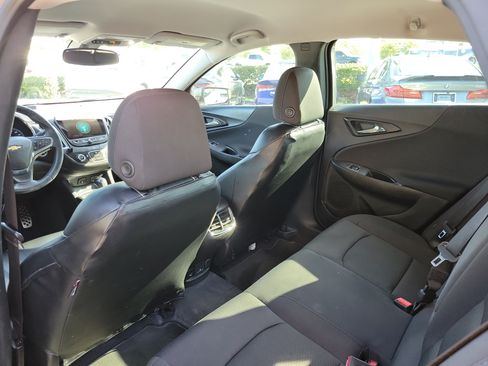 Used 2017 Chevrolet Malibu LT FWD image 26