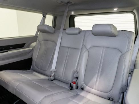 Used 2023 Jeep Wagoneer L Series III w/ Convenience Group I AWD/4WD image 29