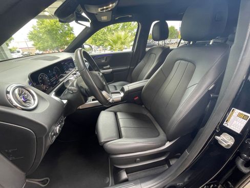 Used 2024 Mercedes-Benz GLB 250 image 40