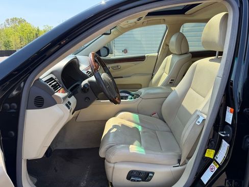 Used 2016 Lexus LS 460 w/ Comfort Package image 20