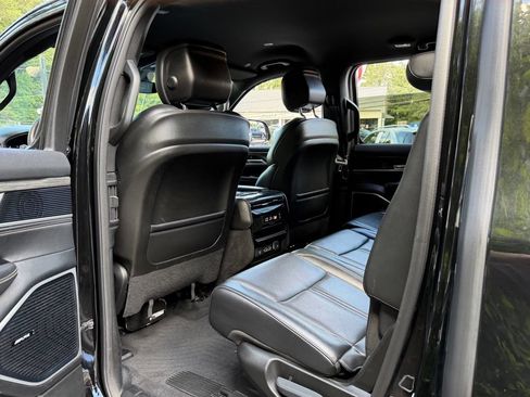 Used 2022 Jeep Wagoneer Series II AWD/4WD image 31