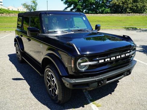 Used 2022 Ford Bronco Outer Banks image 1