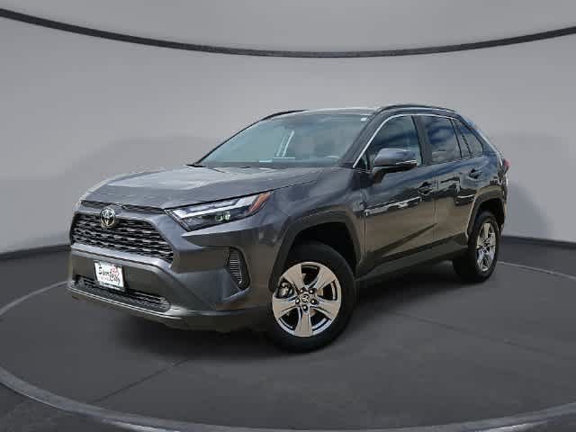 Used 2025 Toyota RAV4 XLE FWD image 1