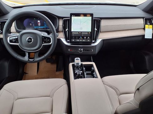 New 2026 Volvo XC90 B6 Plus w/ Protection Package Premier image 11