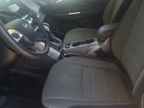 Used 2016 Ford Escape SE w/ Equipment Group 201A FWD image 10