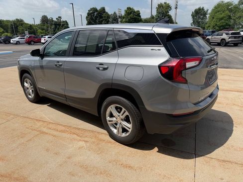 Used 2024 GMC Terrain SLE AWD/4WD image 5