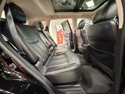 Used 2018 Nissan Rogue SL w/ Premium Package image 50