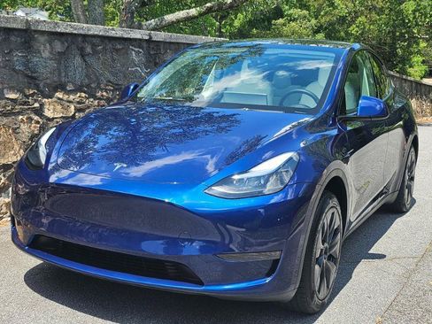 Used 2024 Tesla Model Y Long Range RWD image 14