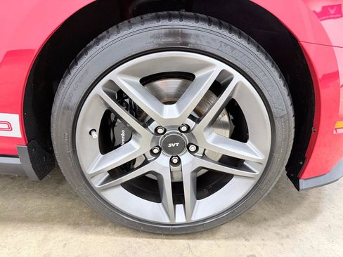 Used 2010 Ford Mustang Shelby GT500 RWD image 11