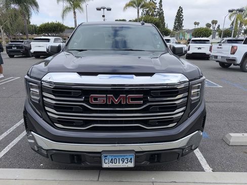 Used 2025 GMC Sierra 1500 SLT image 1