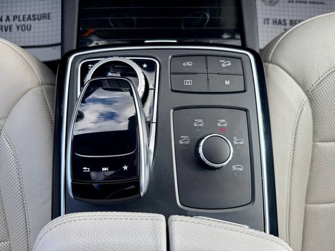 Used 2018 Mercedes-Benz GLS 450 4MATIC image 28