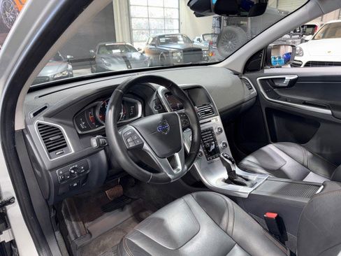 Used 2017 Volvo XC60 T6 Dynamic w/ Climate Package image 46