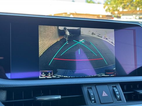 Used 2020 Lexus ES 300h w/ Premium Package image 23