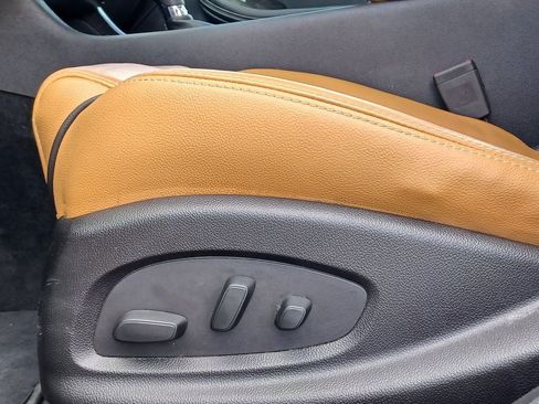 Used 2016 Chevrolet Impala LTZ w/ Enhanced Convenience Package FWD image 11