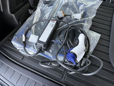 Used 2025 Mitsubishi Outlander SEL Plug-In Hybrid AWD/4WD image 56