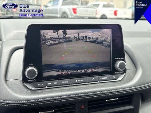 Used 2024 Nissan Rogue SV FWD image 30