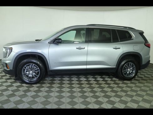 Used 2025 GMC Acadia Elevation image 17
