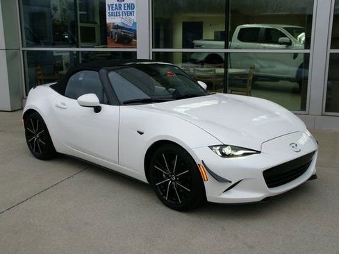Used 2024 MAZDA MX-5 Miata Grand Touring w/ Weather Package image 2