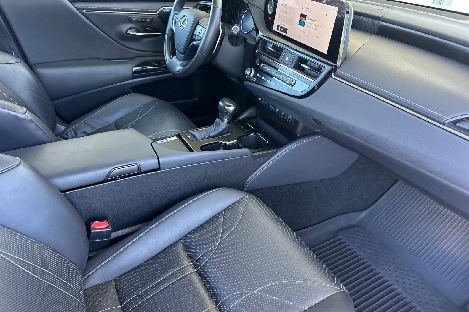 Used 2023 Lexus ES 350 Ultra Luxury w/ Accessory Package (Z2) FWD image 18