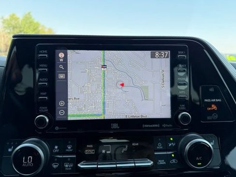 Used 2021 Toyota Highlander XSE AWD/4WD image 13