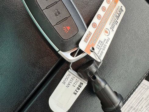 Used 2023 Nissan Rogue S FWD image 3