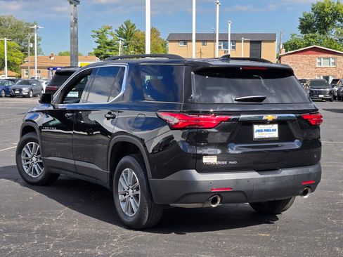 Used 2023 Chevrolet Traverse LT image 16