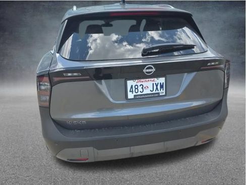 Used 2026 Nissan Kicks SV w/ SV Premium Package FWD image 8