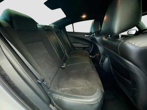 Used 2020 Dodge Charger Scat Pack w/ Dynamics Package RWD image 17