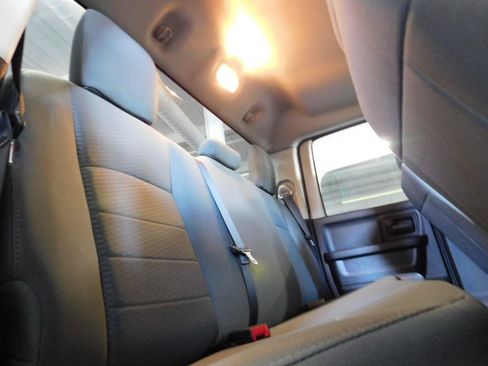 Used 2016 RAM 1500 Express AWD/4WD image 12