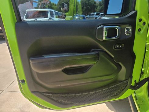Used 2021 Jeep Gladiator Rubicon AWD/4WD image 28
