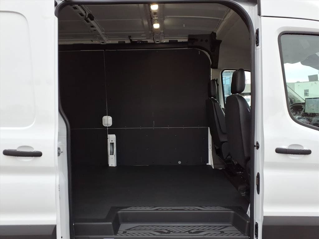 New 2026 Ford Transit 250 148 Medium Roof w/ Load Area Protection Package RWD image 6