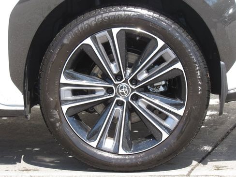Certified 2023 Toyota bZ4X AWD image 36