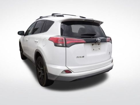 Used 2018 Toyota RAV4 SE w/ Power Extra Value Package AWD/4WD image 12