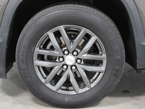 Used 2019 GMC Acadia SLT AWD/4WD image 14