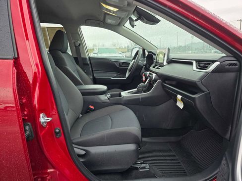 Certified 2025 Toyota RAV4 LE image 10