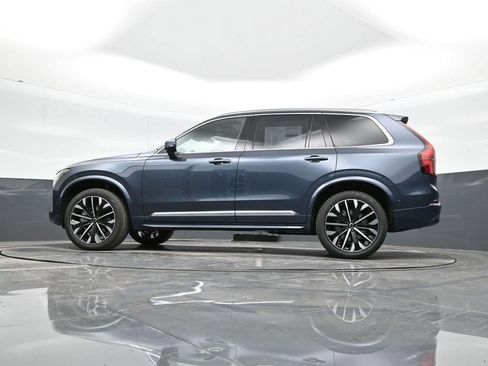 New 2026 Volvo XC90 B5 Plus w/ Protection Package Premier image 28