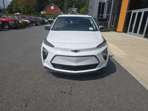 Used 2022 Chevrolet Bolt EUV Premier w/ Sun & Sound Package image 2
