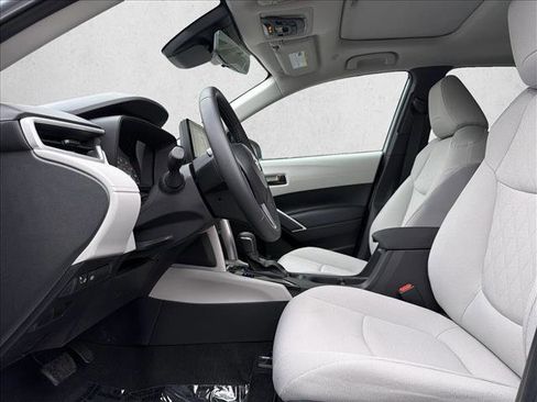 Certified 2025 Toyota Corolla Cross LE image 11