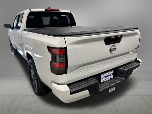 Used 2025 Nissan Frontier SV AWD/4WD image 3