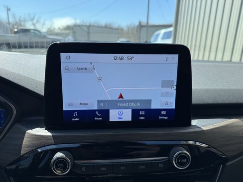 Used 2020 Ford Escape Titanium image 16