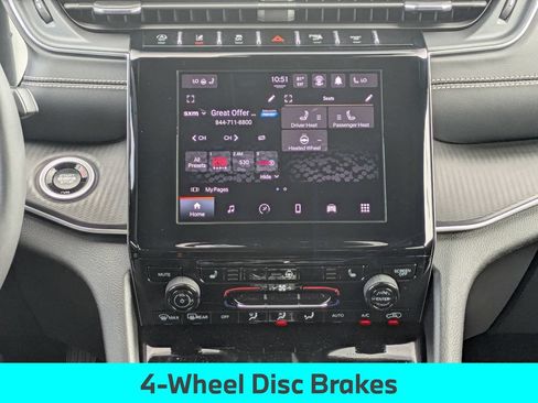 Used 2025 Jeep Grand Cherokee Altitude AWD/4WD image 24