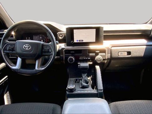 Used 2025 Toyota 4Runner SR5 AWD/4WD image 15
