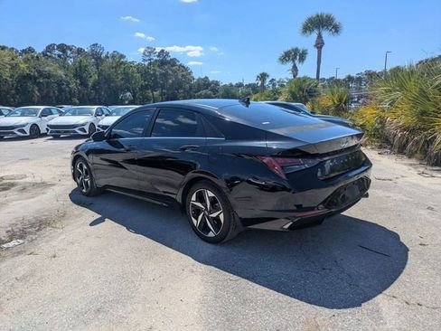 Used 2022 Hyundai Elantra Limited FWD image 5